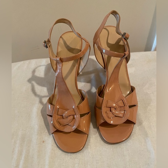 Heels - Picture 2 of 4